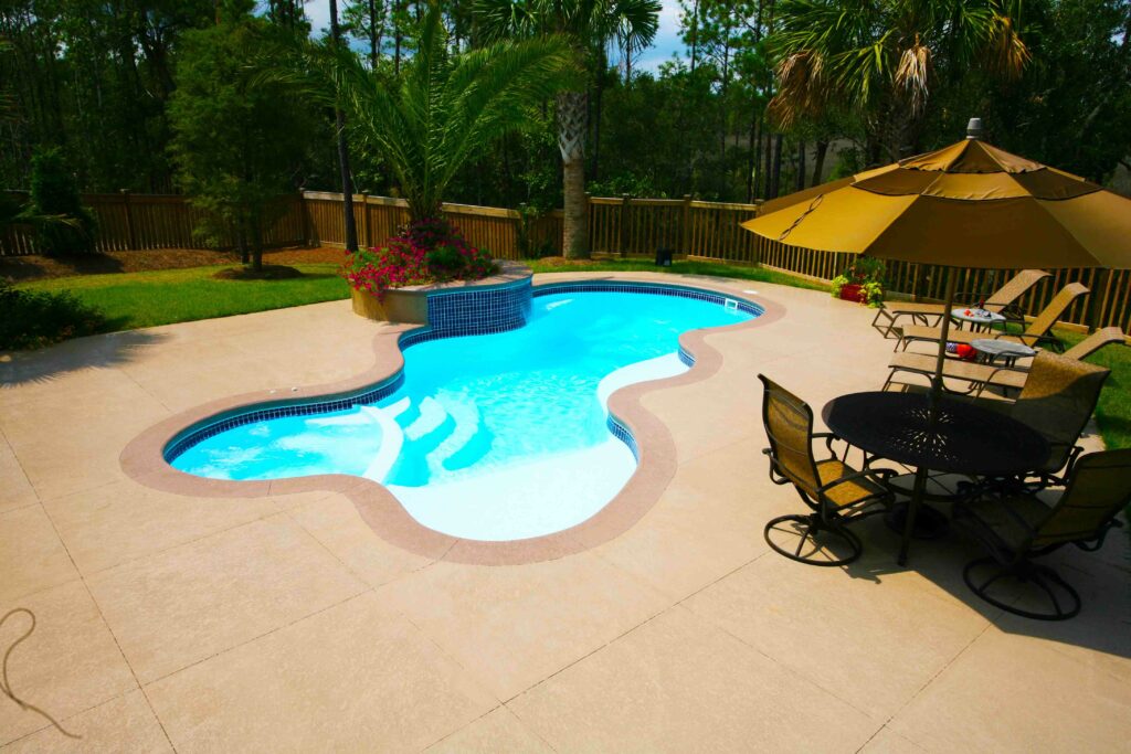 Selecting the Right Size San Juan Fiberglass Pool for Your Yard